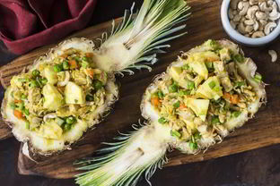 Жареный рис с ананасом и свининой