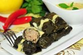 Долма из баранины и булгура под мятным соусом