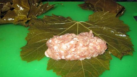 долма из маринованных листьев