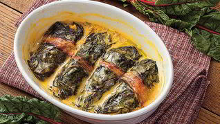 Голубцы из листьев свеклы с сыром