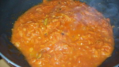 голубцы в томатном сметанном соусе в духовке