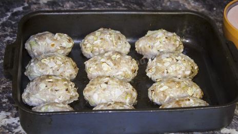 ленивые голубцы в духовке в сметанном соусе