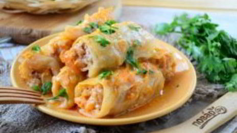 запеченные голубцы в сметане и кетчупе