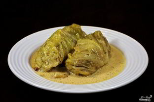 Запеченные голубцы в сметанном соусе