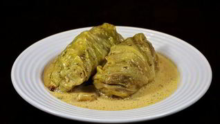 Запеченные голубцы в сметанном соусе