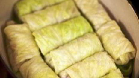 запеченные голубцы в сметанном соусе