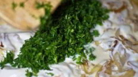 запеченные голубцы в сметанном соусе