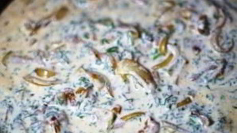 запеченные голубцы в сметанном соусе