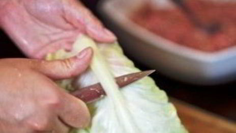 запеченные голубцы в сметанном соусе