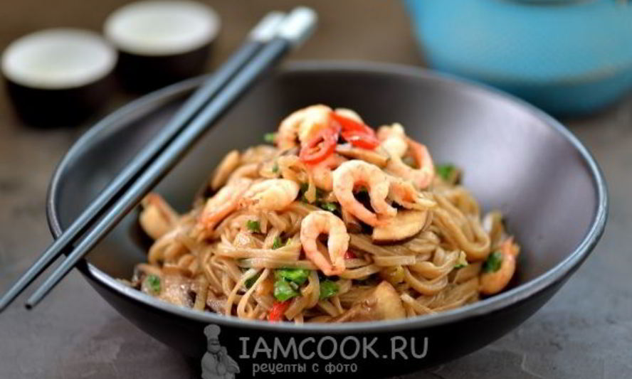 Рецепт гречневой лапши с креветками и овощами