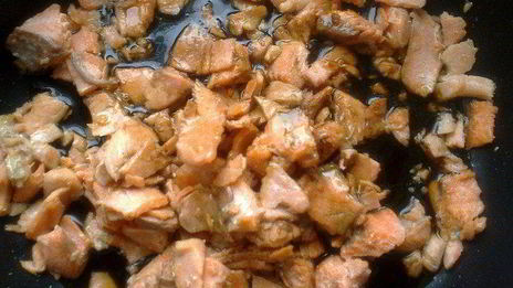 гречневая лапша с семгой и авокадо