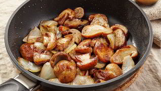 Белые грибы жареные с луком