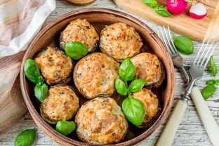 Фаршированные шампиньоны с курицей