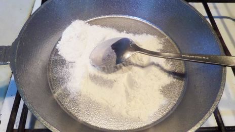 грибы в горшочках с сыром луком курицей