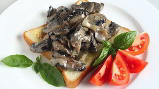 Грибы в сливочном соусе с шалфеем