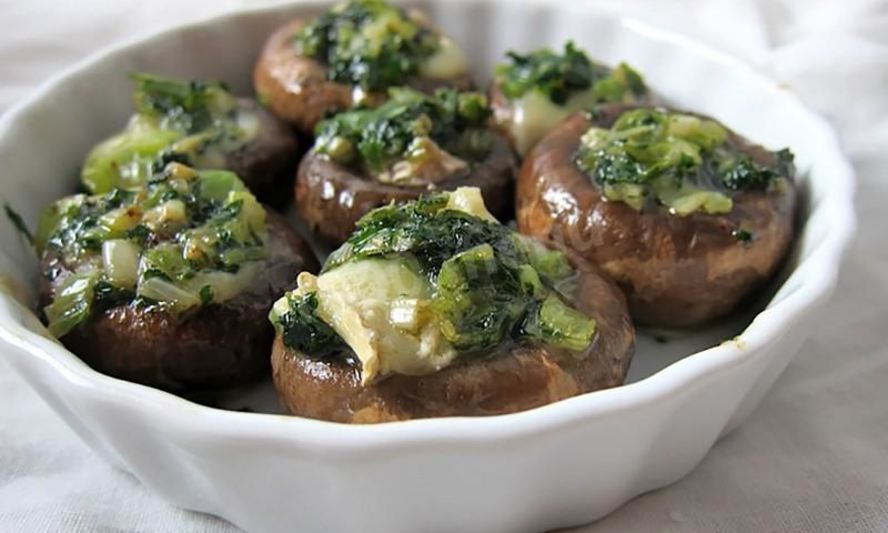Рецепт королевских шампиньонов фаршированных сыром бри