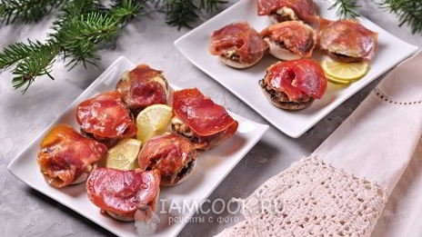 шампиньоны, фаршированные ветчиной и сыром, в духовке