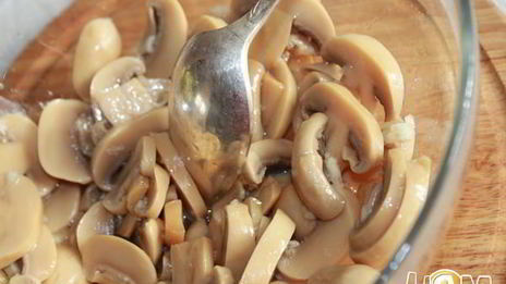 шампиньоны в коньячной заливке