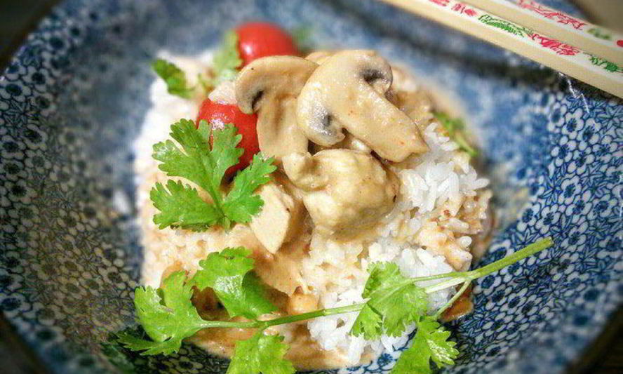 Рецепт быстрого куриного гуляша в арахисовом соусе