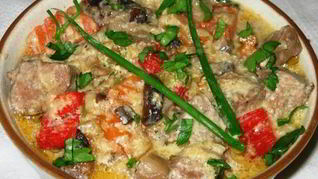 Гуляш из говядины с грибами