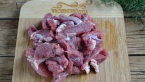 гуляш из говядины с подливкой