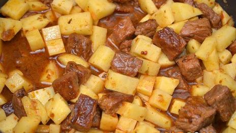 гуляш из говядины в мультиварке