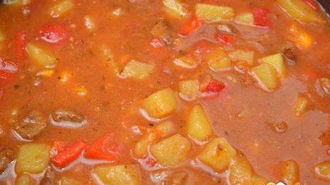 гуляш из говядины в мультиварке