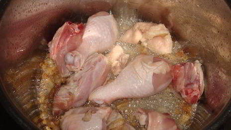 гуляш из красной фасоли и курицы