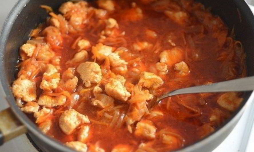 Рецепт гуляша из куриной грудки с болгарским перцем