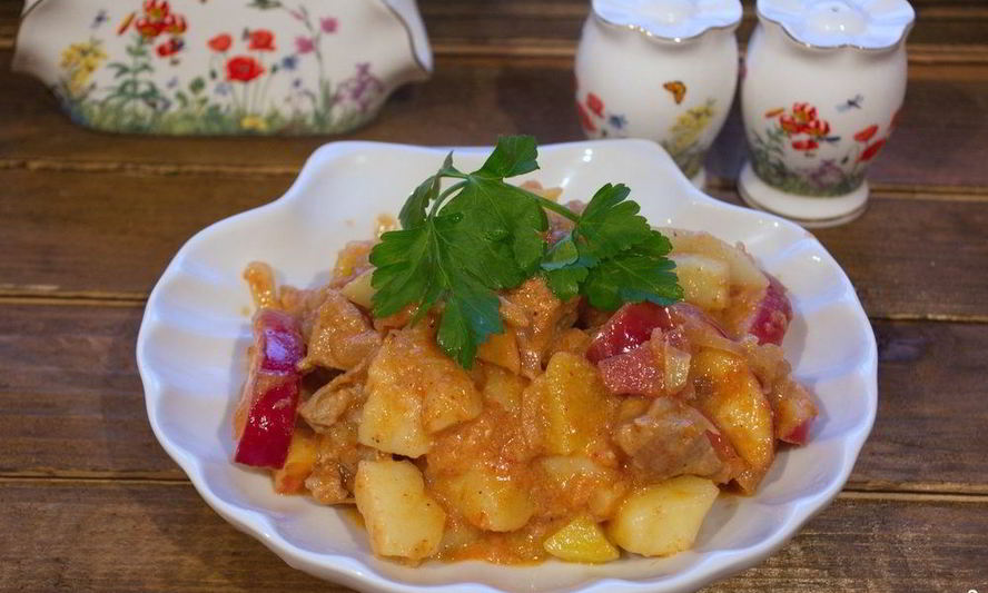 Рецепт гуляша из свинины с картофелем