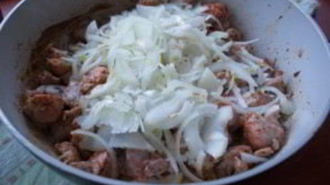 гуляш из свинины с картофелем