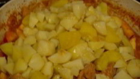 гуляш из свинины с картофелем