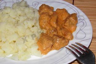 Гуляш из свинины в мультиварке