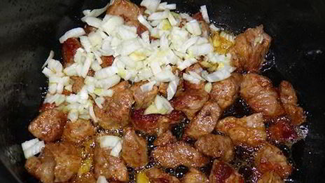 гуляш из свинины в мультиварке