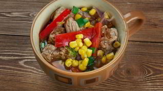 Гуляш с кукурузой