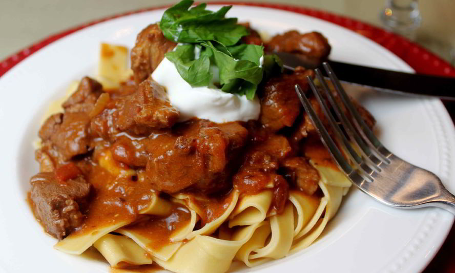 Рецепт гуляша с макаронами