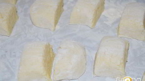 картофельные клецки с гуляшом из свинины