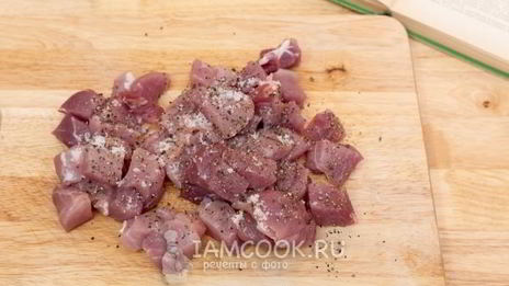 классический гуляш из свинины