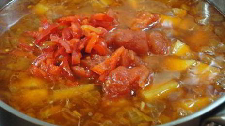 суп-гуляш остренький