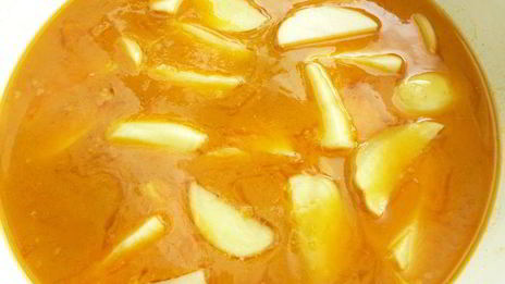 суп-гуляш с сырными клецками