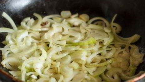 свинина, тушенная с капустой a la гуляш