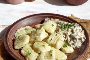 Картофельные ньокки с грибным соусом