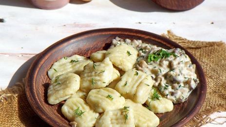 картофельные ньокки с грибным соусом