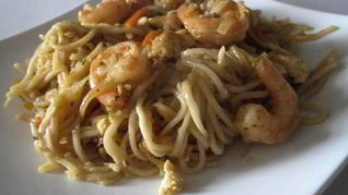 Китайская лапша с креветками