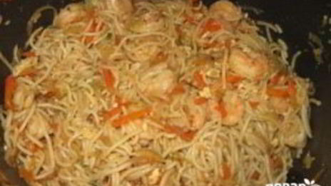 китайская лапша с креветками