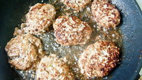 кабачково-мясные котлеты в томатном соусе