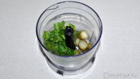 котлеты из фарша с маринованными огурчиками