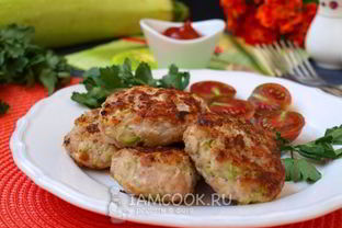 Котлеты из индейки с кабачком