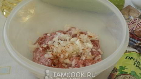 котлеты из индейки с кабачком