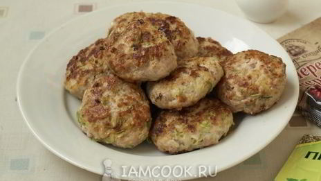 котлеты из индейки с кабачком